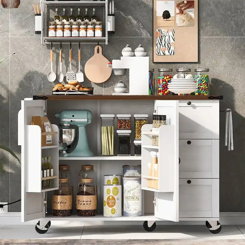 Ξύλινη τροχήλατη νησίδα κουζίνας 54.5 in. με πρίζα και εσωτερικό ράφι αποθήκευσης